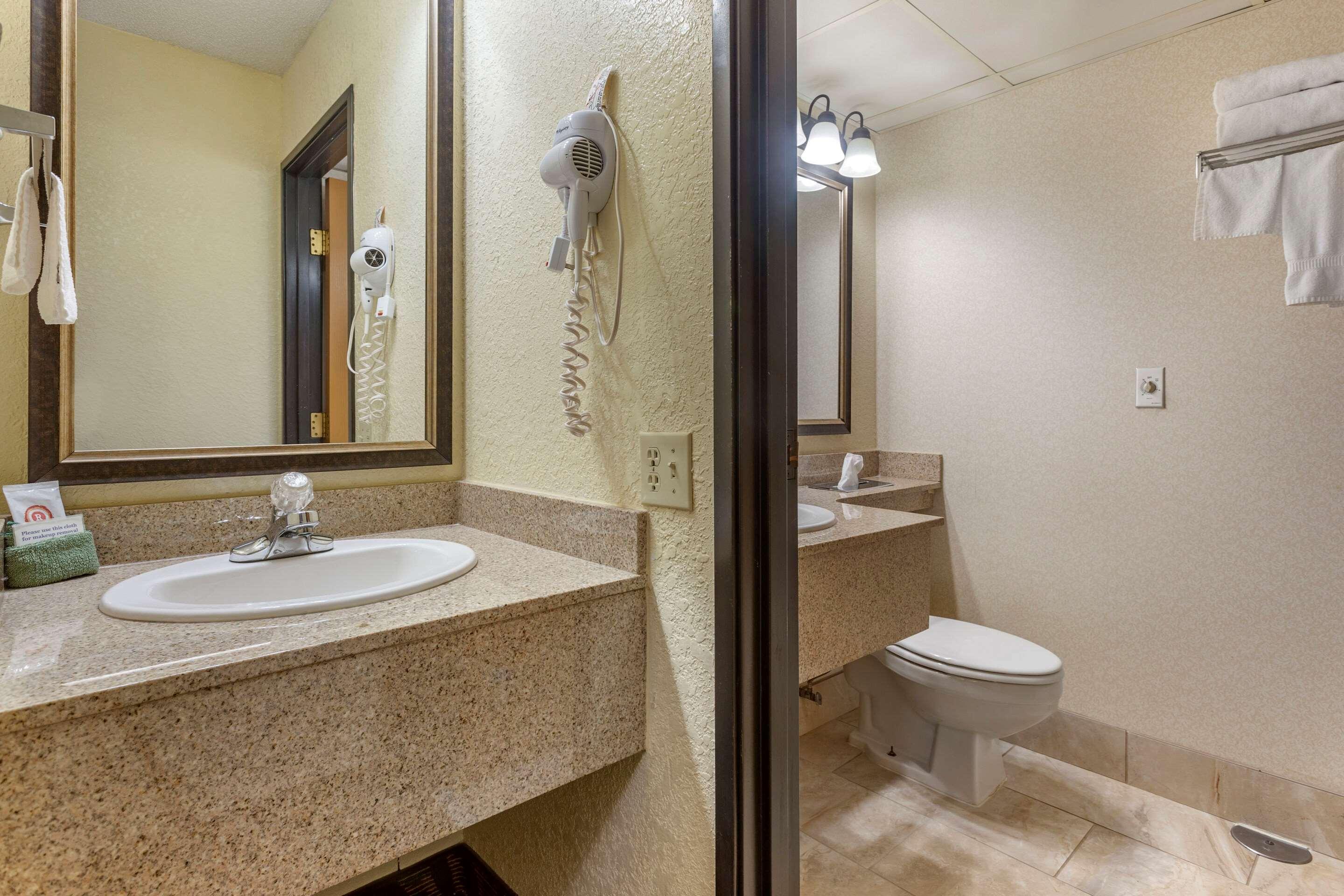 בראנסון Comfort Inn At Thousand Hills מראה חיצוני תמונה