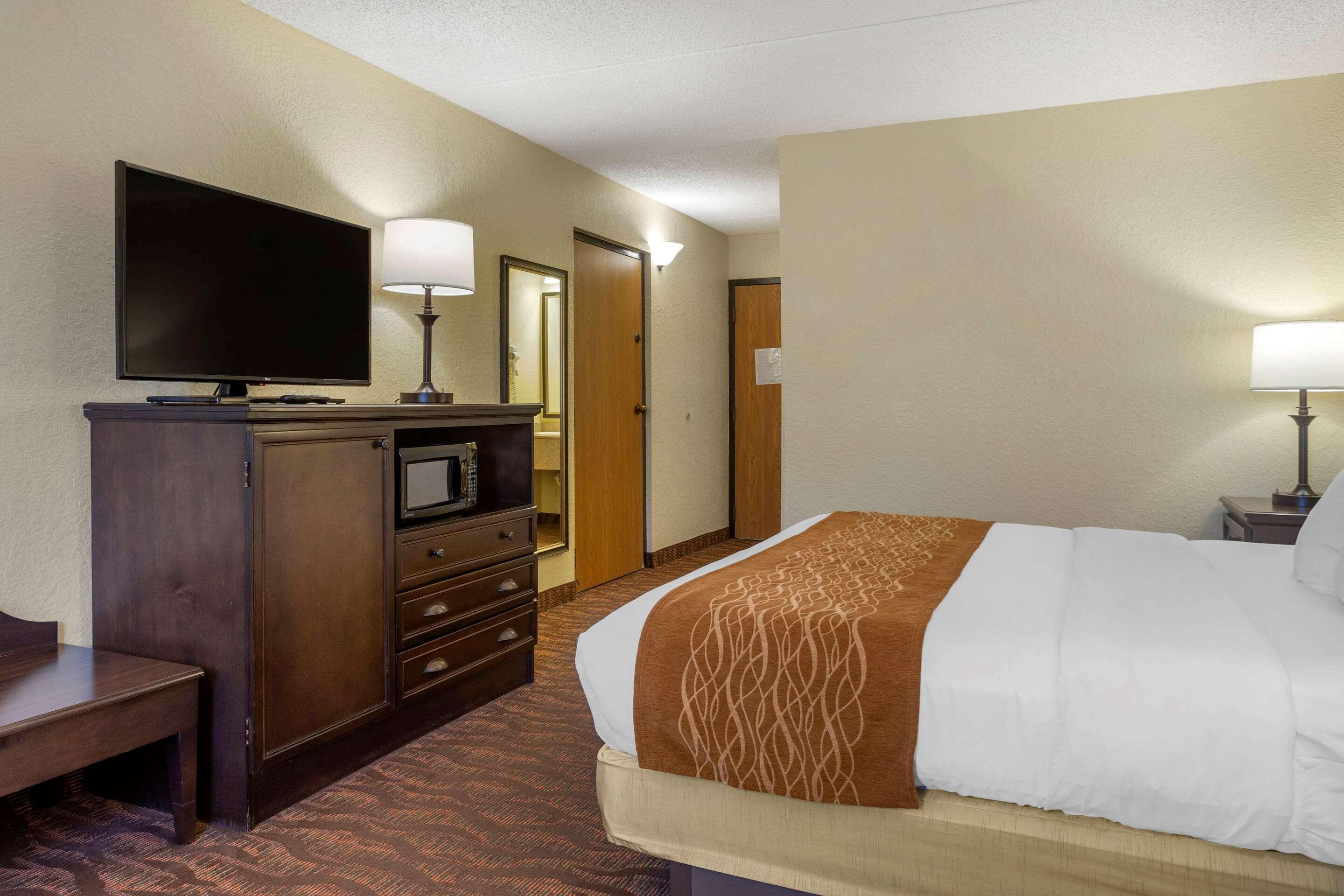 בראנסון Comfort Inn At Thousand Hills מראה חיצוני תמונה