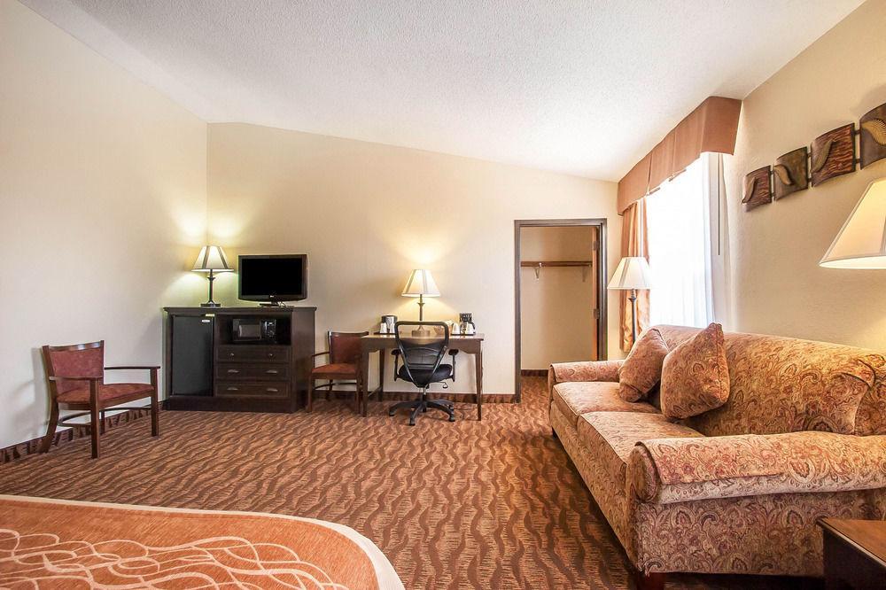 בראנסון Comfort Inn At Thousand Hills מראה חיצוני תמונה